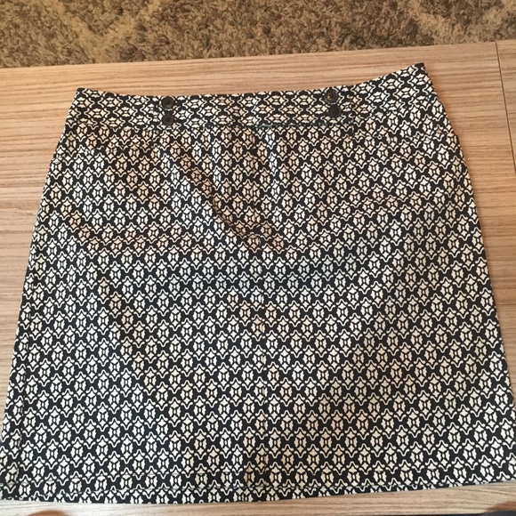 Ann Taylor White and Navy Patterned Skirt Size 16 - Picture 1 of 7